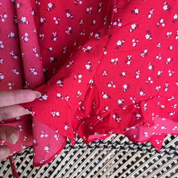 E & M brand flirty Cherry Colored Ditsy Floral Mini-Skort - Picture 10 of 16